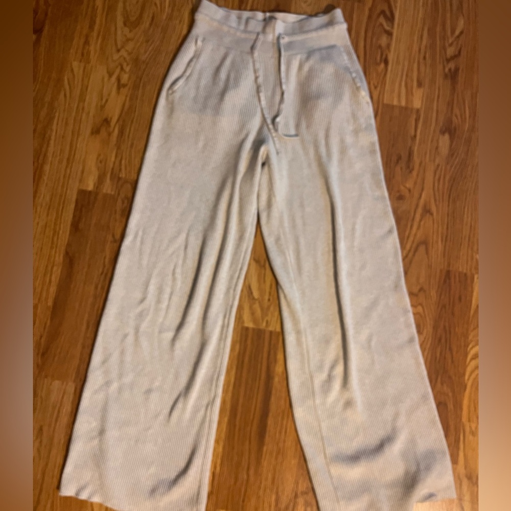 Uniqlo Cream Straight Leg Pants